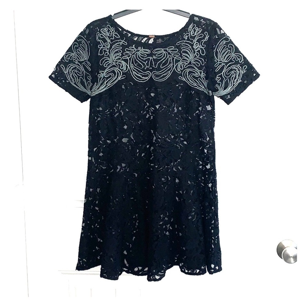 FREE PEOPLE Black Lace Tunic With Embroidery, sz Medium